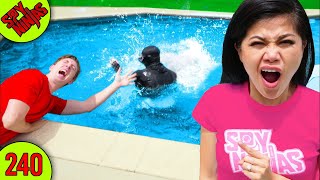 SOMEBODY IS DROWNING IN OUR POOL! - Spy Ninjas #240